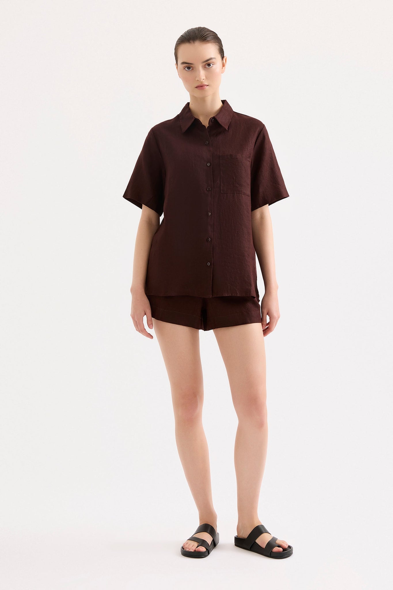 Blake Linen Short Raisin